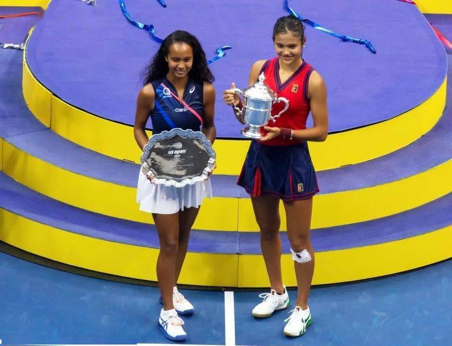 让我们期待 让我们期待