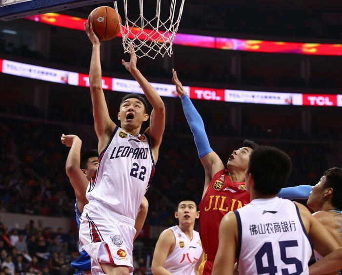 早在她进入 早在她进入